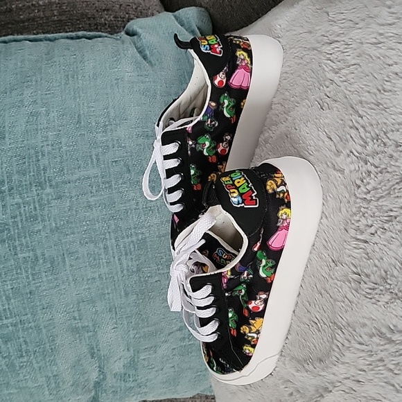 Ground Up Official Nintendo Super Mario Shoes - Picture 12 of 15